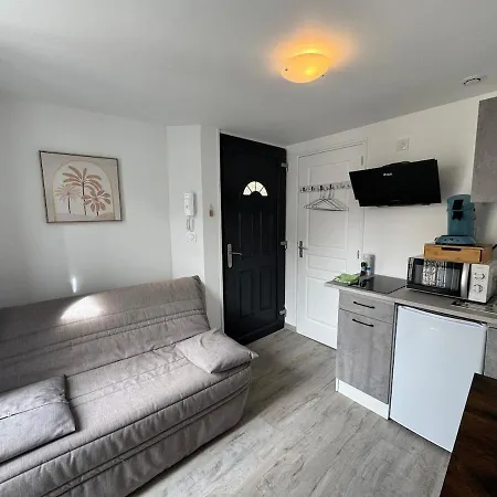 Maison Pepiniere Apartment *